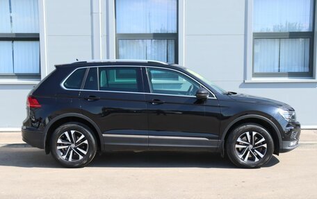 Volkswagen Tiguan II, 2019 год, 3 299 000 рублей, 4 фотография