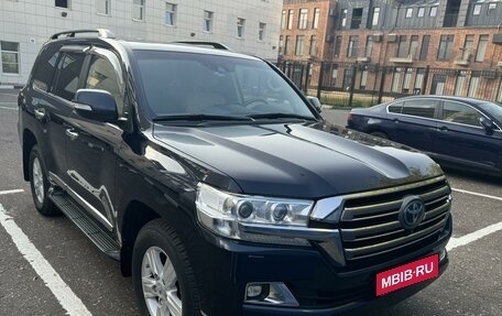 Toyota Land Cruiser 200, 2016 год, 5 525 000 рублей, 3 фотография