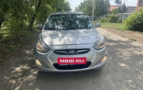 Hyundai Solaris II рестайлинг, 2012 год, 855 000 рублей, 5 фотография