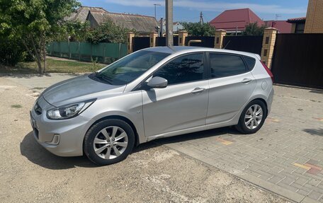 Hyundai Solaris II рестайлинг, 2012 год, 855 000 рублей, 17 фотография