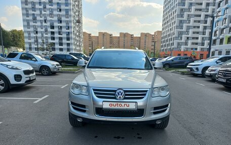 Volkswagen Touareg III, 2010 год, 1 899 000 рублей, 2 фотография