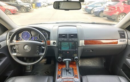 Volkswagen Touareg III, 2010 год, 1 899 000 рублей, 11 фотография