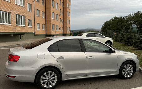 Volkswagen Jetta VI, 2011 год, 950 000 рублей, 3 фотография