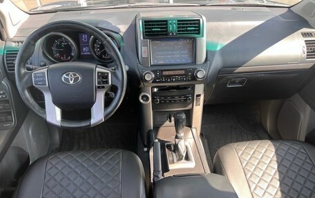 Toyota Land Cruiser Prado 150 рестайлинг 2, 2013 год, 3 292 800 рублей, 16 фотография