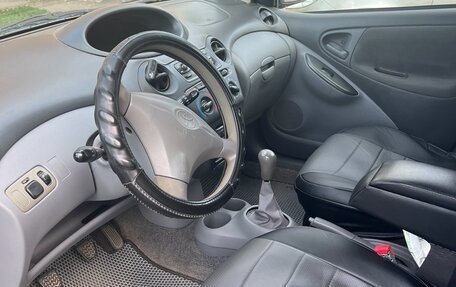 Toyota Yaris I рестайлинг, 2002 год, 330 000 рублей, 4 фотография