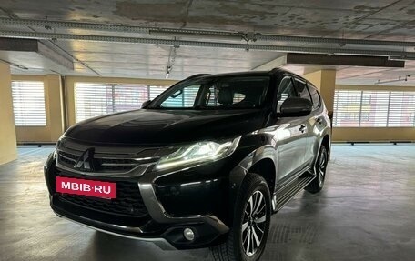 Mitsubishi Pajero Sport III рестайлинг, 2017 год, 3 050 000 рублей, 4 фотография