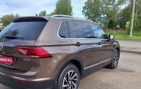 Volkswagen Tiguan II, 2018 год, 2 730 000 рублей, 5 фотография