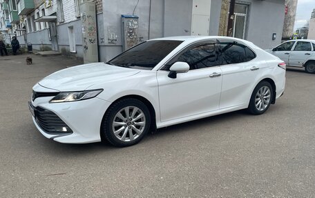 Toyota Camry, 2018 год, 2 890 000 рублей, 2 фотография