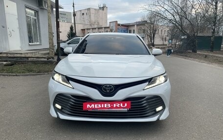 Toyota Camry, 2018 год, 2 890 000 рублей, 3 фотография