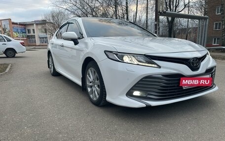 Toyota Camry, 2018 год, 2 890 000 рублей, 4 фотография