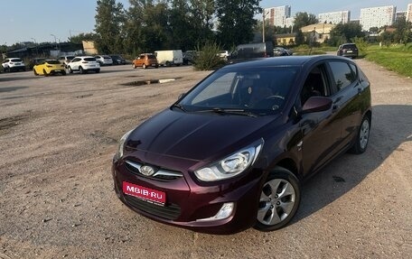 Hyundai Solaris II рестайлинг, 2011 год, 640 000 рублей, 1 фотография