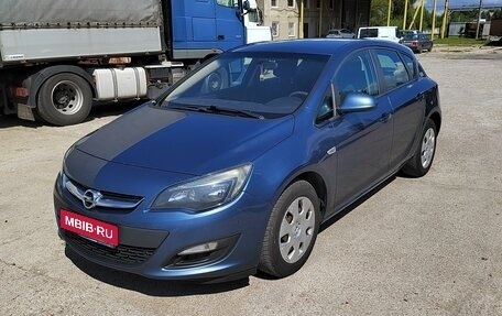 Opel Astra J, 2013 год, 800 000 рублей, 1 фотография