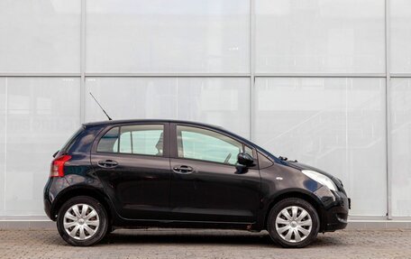 Toyota Yaris III рестайлинг, 2007 год, 819 000 рублей, 3 фотография