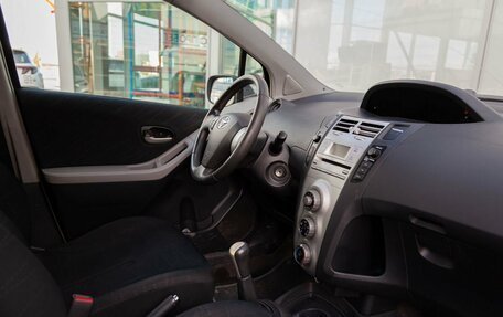 Toyota Yaris III рестайлинг, 2007 год, 819 000 рублей, 7 фотография