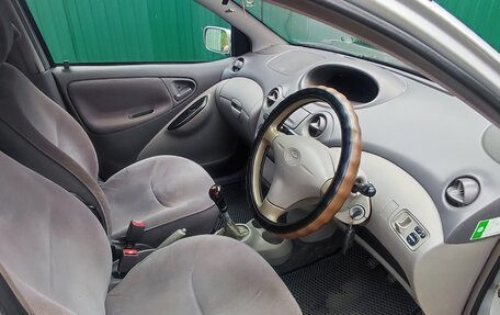 Toyota Platz, 2000 год, 390 000 рублей, 11 фотография