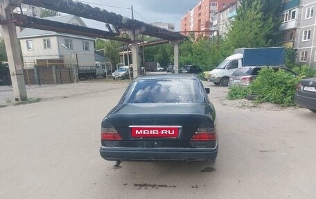 Mercedes-Benz E-Класс, 1995 год, 350 000 рублей, 3 фотография