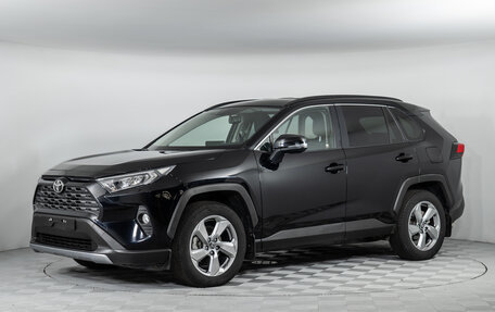 Toyota RAV4, 2021 год, 3 680 000 рублей, 1 фотография