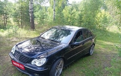 Mercedes-Benz C-Класс, 2004 год, 820 000 рублей, 1 фотография