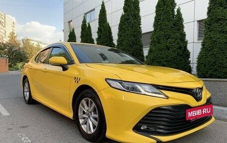 Toyota Camry, 2018 год, 2 050 000 рублей, 2 фотография