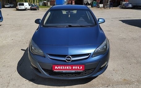 Opel Astra J, 2013 год, 800 000 рублей, 2 фотография