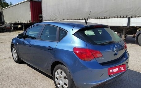 Opel Astra J, 2013 год, 800 000 рублей, 6 фотография