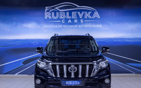 Toyota Land Cruiser Prado 150 рестайлинг 2, 2017 год, 4 199 000 рублей, 3 фотография