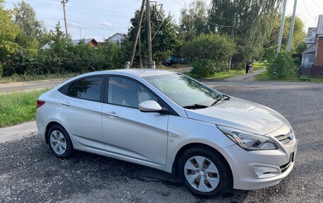 Hyundai Solaris II рестайлинг, 2015 год, 1 275 000 рублей, 2 фотография