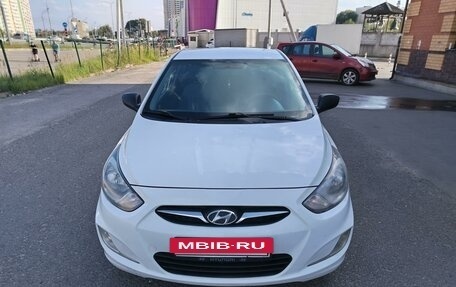 Hyundai Solaris II рестайлинг, 2013 год, 550 000 рублей, 2 фотография