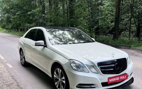 Mercedes-Benz E-Класс, 2012 год, 1 500 000 рублей, 3 фотография