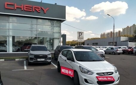 Hyundai Solaris II рестайлинг, 2013 год, 917 000 рублей, 3 фотография