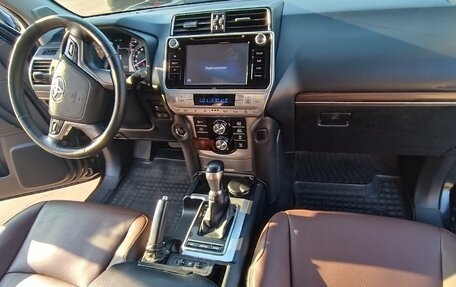 Toyota Land Cruiser Prado 150 рестайлинг 2, 2018 год, 5 000 000 рублей, 7 фотография