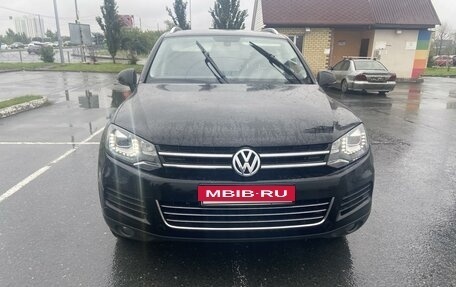 Volkswagen Touareg III, 2011 год, 2 230 000 рублей, 2 фотография