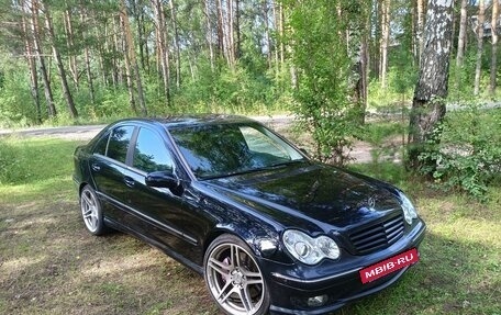 Mercedes-Benz C-Класс, 2004 год, 820 000 рублей, 2 фотография