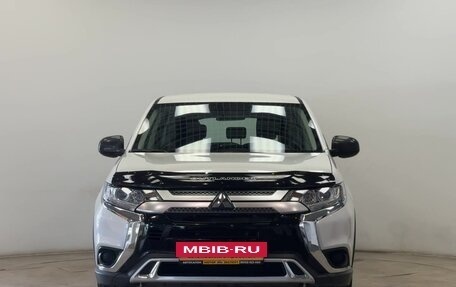 Mitsubishi Outlander III рестайлинг 3, 2019 год, 2 280 000 рублей, 13 фотография