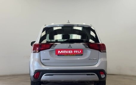 Mitsubishi Outlander III рестайлинг 3, 2019 год, 2 280 000 рублей, 22 фотография