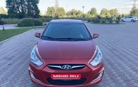 Hyundai Solaris II рестайлинг, 2012 год, 900 000 рублей, 3 фотография