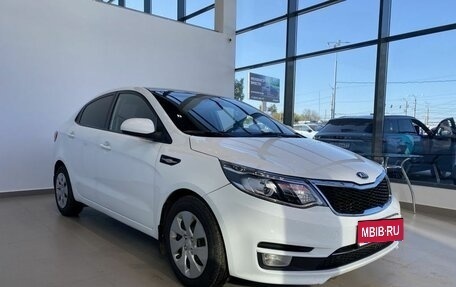 KIA Rio III рестайлинг, 2016 год, 879 000 рублей, 1 фотография