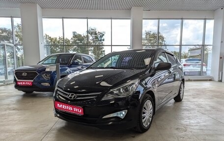 Hyundai Solaris II рестайлинг, 2015 год, 1 050 000 рублей, 1 фотография