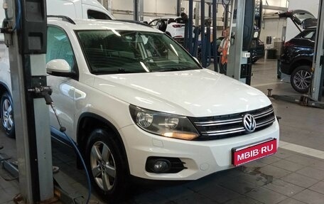 Volkswagen Tiguan I, 2012 год, 1 512 000 рублей, 2 фотография