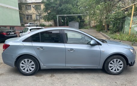 Chevrolet Cruze II, 2010 год, 635 000 рублей, 4 фотография