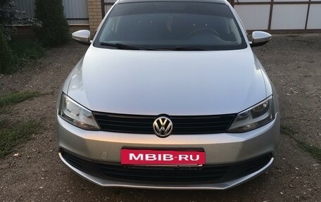 Volkswagen Jetta VI, 2014 год, 1 200 000 рублей, 2 фотография