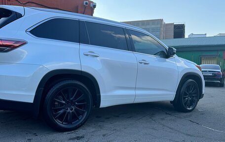 Toyota Highlander III, 2015 год, 3 700 000 рублей, 3 фотография