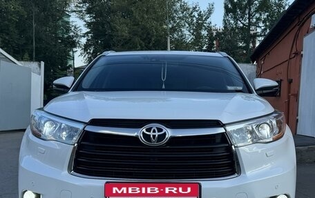 Toyota Highlander III, 2015 год, 3 700 000 рублей, 2 фотография