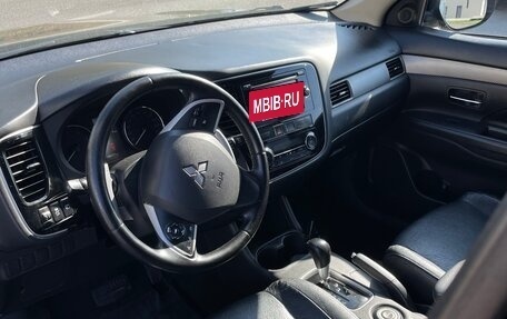 Mitsubishi Outlander III рестайлинг 3, 2012 год, 1 250 000 рублей, 6 фотография