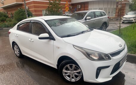 KIA Rio IV, 2018 год, 1 250 000 рублей, 2 фотография