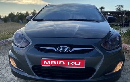 Hyundai Solaris II рестайлинг, 2012 год, 1 150 000 рублей, 1 фотография