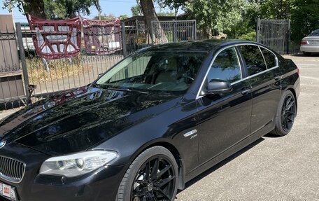 BMW 5 серия, 2011 год, 2 350 000 рублей, 2 фотография