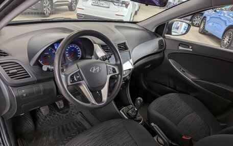 Hyundai Solaris II рестайлинг, 2015 год, 1 050 000 рублей, 17 фотография