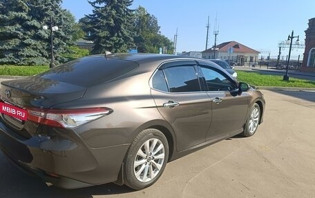 Toyota Camry, 2018 год, 3 100 000 рублей, 9 фотография