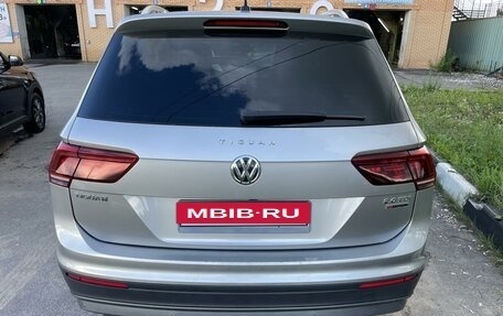 Volkswagen Tiguan II, 2018 год, 2 950 000 рублей, 10 фотография